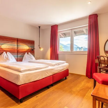 Bruggwirt Otel Sankt Johann in Tirol